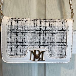 Beautiful Badgley Mischka vegan leather purse